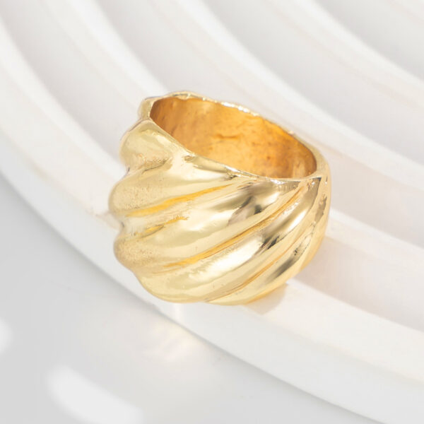 Fashion Inlaid Pearl Flower Ring - Image 3