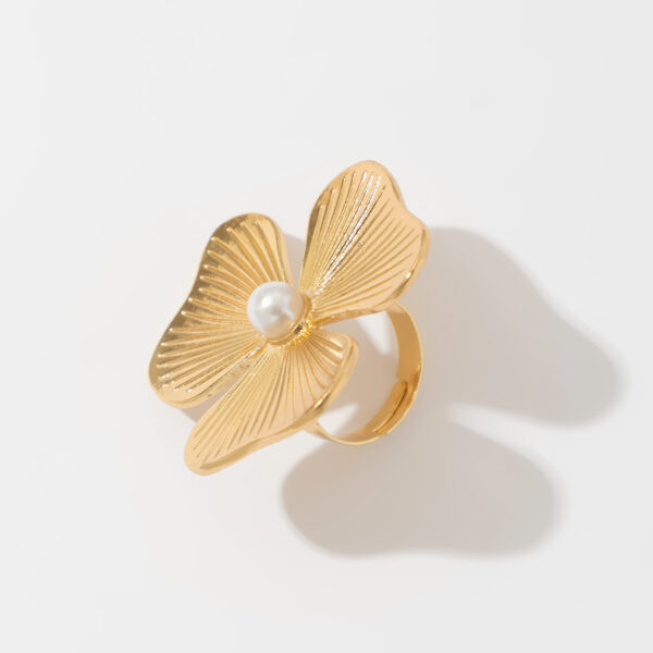 Fashion Inlaid Pearl Flower Ring - Image 4