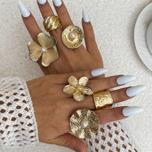 Fashion Inlaid Pearl Flower Ring - Image 5