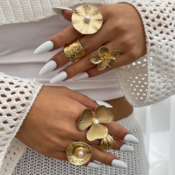 Fashion Inlaid Pearl Flower Ring - Image 9